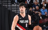 霍勒迪30+6阿夫迪亚28+11+8 开拓者客场战胜快船